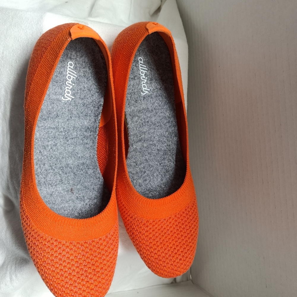 Allbirds Bright orange tree breezers size 6.5